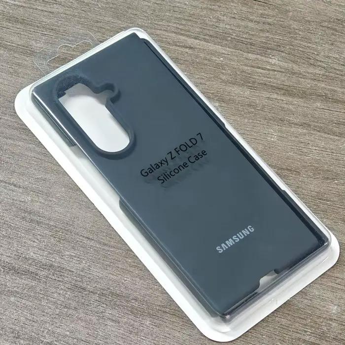 Coque en silicone liquide souple au toucher pour Samsung Galaxy Z Fold 7 6 5 4 3 2 Fold2 Fold3 Fold4