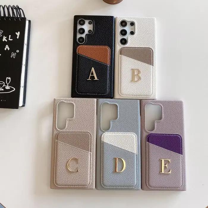 Étui personnalisé Samsung avec porte-cartes et initiales pour S24 S23 S22 A55 A13, en cuir avec nom et style gold pour cadeaux spéciaux