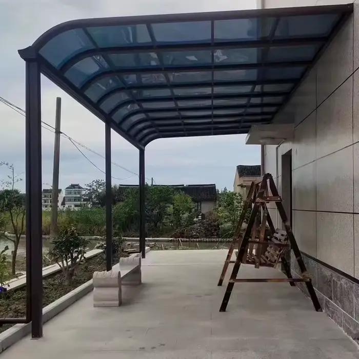 Abri de voiture en aluminium à toit polygonal avec verre isolant, auvent moderne autoportant pour villa