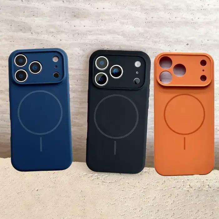 Coque de téléphone en silicone souple couleur unie avec chargement magnétique sans fil MagSafe pour iPhone 17 Pro
