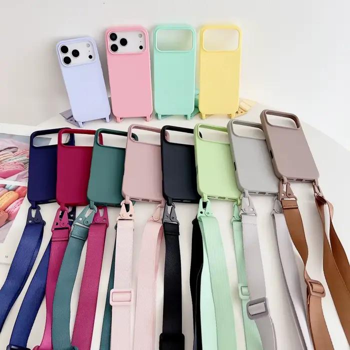 Coque en silicone mate avec lanière et collier à bandoulière