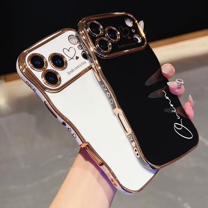 Coque personnalisée en TPU souple avec nom gravé pour iPhone 17 coque de protection avec pare-chocs ondulés matériaux variés à offrir pour les occasions spéciales
