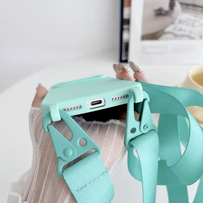 Coque en silicone mate avec lanière et collier à bandoulière